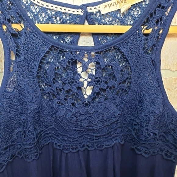 REWIND Lace Crocheted Sleeveless Blouse Size S - Picture 4 of 9